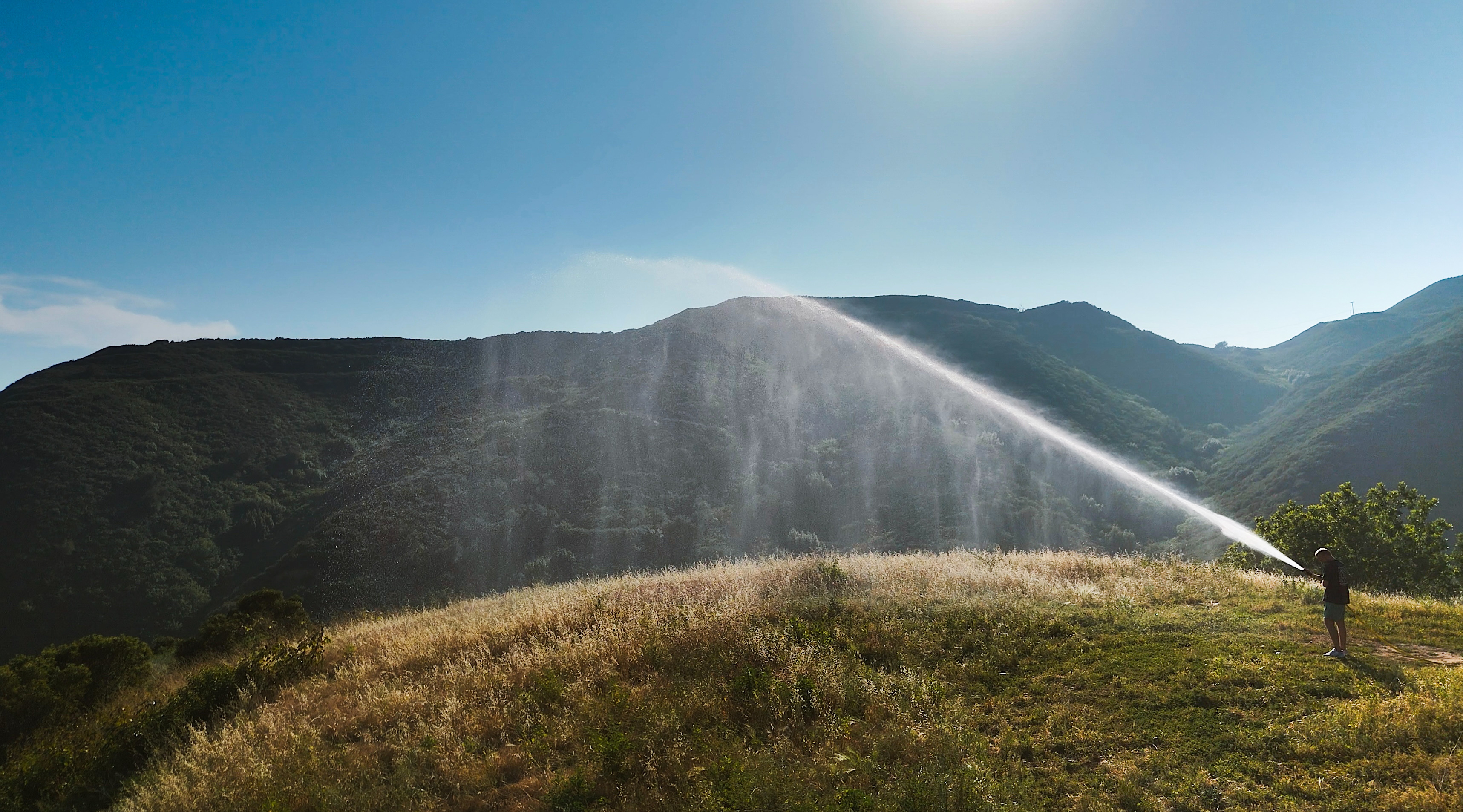 Hainy Hydrant in action